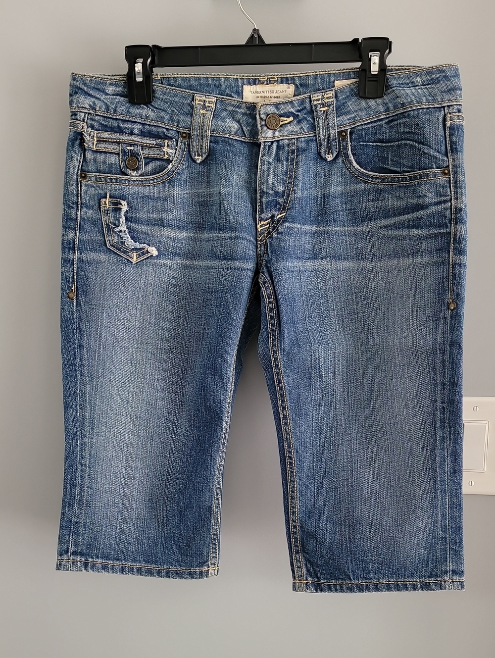 Taverniti So Jeans Women's Blue Distressed Cropped Denim Shorts
